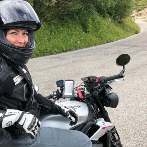 equipaggiamento in moto per donne
