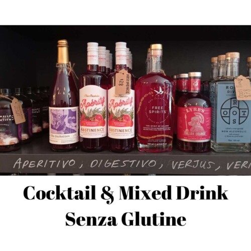 Cocktail senza glutine: cosa bere se sei celiaco | Bottiglie di liquori analcolici su scaffale | foto: ©ockstyle